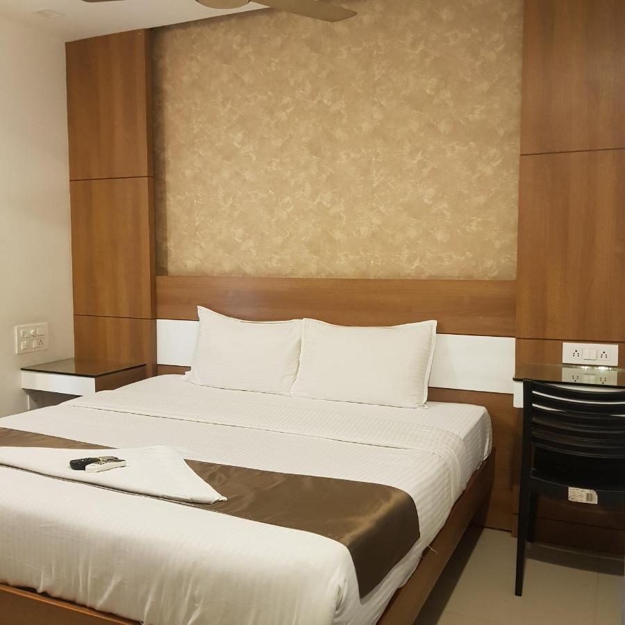 The Galaxy Suites Kochi Dış mekan fotoğraf