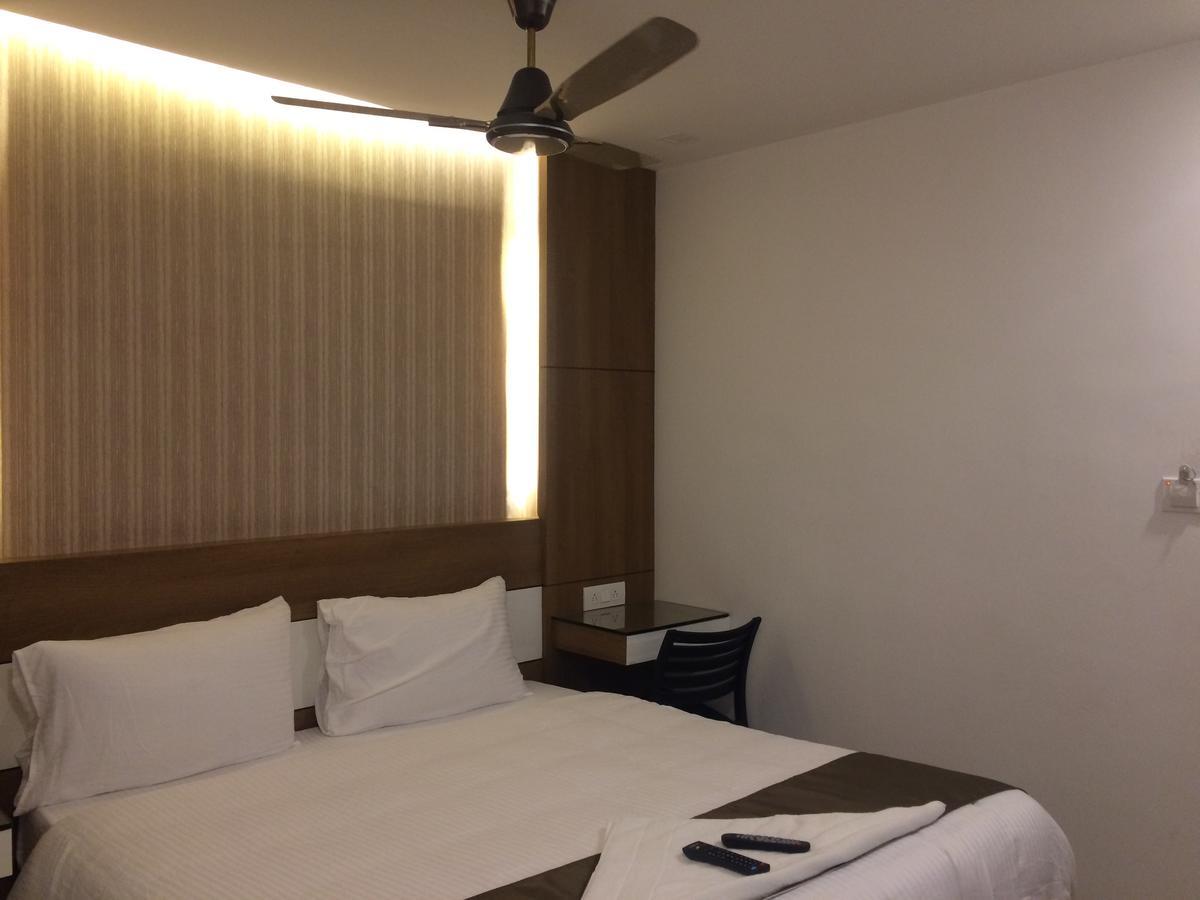 The Galaxy Suites Kochi Dış mekan fotoğraf